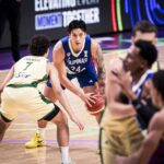 2025 FIBA ASIAN CUP Quarter -Finals durante uma partida contra Dwight Ramos, da Austrália Gilas Pilipinas.