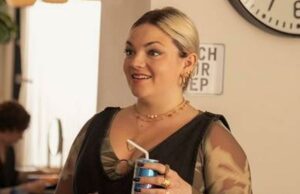 “E assim” ele apresenta a filha de Ben Stiller, Ella Stiller como Mi, a mãe do filho de Brady "E assim" ele apresenta a filha de Ben Stiller, Ella Stiller como Mi, a mãe do filho de Brady