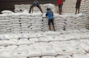 E entre Rp1,5 bilhões para comprar o açúcar dos agricultores que não foram vendidos E entre Rp1,5 bilhões para comprar o açúcar dos agricultores que não foram vendidos