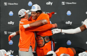 ESPN Mock Draft: Patriots Selecione Top Defensive Lineman ESPN Mock Draft: Patriots Selecione Top Defensive Lineman