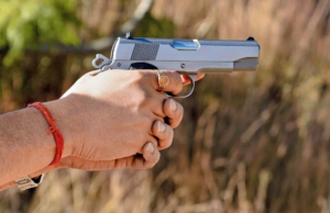 EUA: Squarter of Artudit 5 similarmente tiro em Fort Stewart EUA: Squarter of Artudit 5 similarmente tiro em Fort Stewart