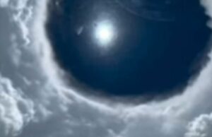 Efeito do estádio de Exanimandas ‘capturado em um olho raro turbina erin Hurricane Erin Eye Storm