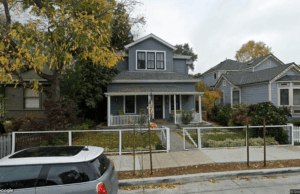 Em Los Gatos, uma casa com quatro quartos é vendida por US $ 4,2 milhões 213 Tait Avenue - Google Street View