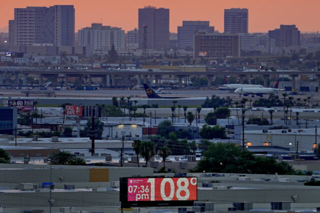 Em cinco estados, milhões são instruídos a ficar fora do sol



