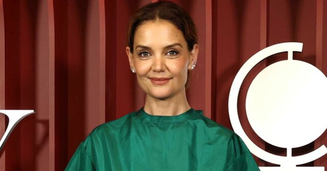 Esta marca de sapatos de sapatos Katie Holmes acaba de lançar estilos exclusivos em Nordstrom

