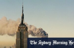 Eu esperei pela justiça por anos. Agora, o 11 de setembro das famílias de perder a esperança Don Arias senta -se sob a foto do homem mais jovem de seu irmão que matou em 11 de setembro de 2001 ataques.