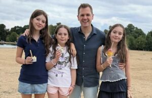 Eu me preocupo mais com a segurança das minhas filhas do que os criminosos estrangeiros. É por isso que apoio todos os protestos pacíficos do lado de fora de um hotel de asilo, escreve Robert Jenrick Tory Tory admite que teme por suas três filhas jovens (foto) à luz de migrantes ilegais com