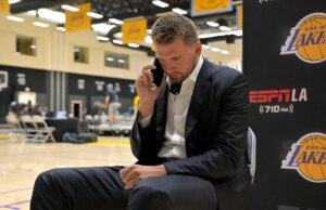 “Eu quero adicionar mais um lá” – Luka Doncic envia um forte aviso para outras equipes após a extensão do Lakers "Eu quero adicionar mais um lá" - Luka Doncic envia um forte aviso para outras equipes após a extensão do Lakers