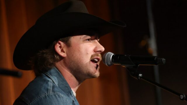 'Eu sou o problema' de Morgan Wallen retorna ao número 1; 'Kpop Demon Hunters' ganha terreno no número 2

