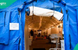 Evacuação em massa de força de incidente químico no hospital de Londres Evacuação em massa de força de incidente químico no hospital de Londres