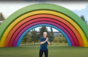 Tim Cook promete que a Apple celebrará seu próximo 50º aniversário Evento do iPhone 17 programado para 9 de setembro, de acordo com os documentos de correio | Tim Cook para Apple Park