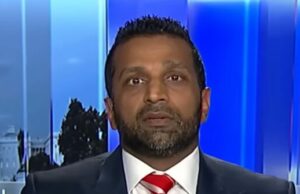 FBI Patel: Encontramos quartos com sacolas ‘Russiagate’, discos rígidos no edifício Hoover FBI Patel: Encontramos quartos com sacolas 'Russiagate', discos rígidos no edifício Hoover