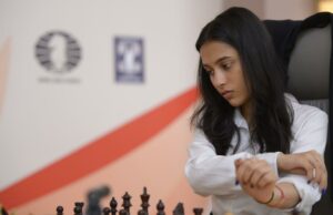 FIDE GRAND SWISS 2025: Divya Deshmukh toca na categoria aberta logo antes dos candidatos FIDE GRAND SWISS 2025: Divya Deshmukh toca na categoria aberta logo antes dos candidatos
