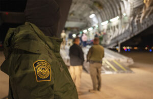 Federais detêm a mãe com green card que vive nos EUA há mais de 20 anos Federais detêm a mãe com green card que vive nos EUA há mais de 20 anos