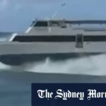 Ferry fundado no Havaí nas ondas