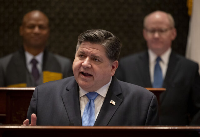 "Fico feliz em lamber suas botas, o democrata rasga o Gerymandering do Texas GOP

