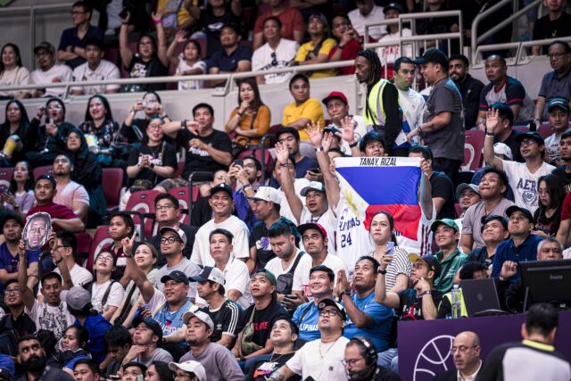 A multidão das Filipinas está ativando Gilas Pilipinas durante a Copa Asiática da FIBA de 2025.
