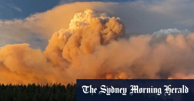 "Fire Cloud" em nossos incêndios criativos criam seu ar errático

