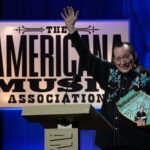 Flaco Jimenez, lendário acordeonista texano, morre aos 86 anos