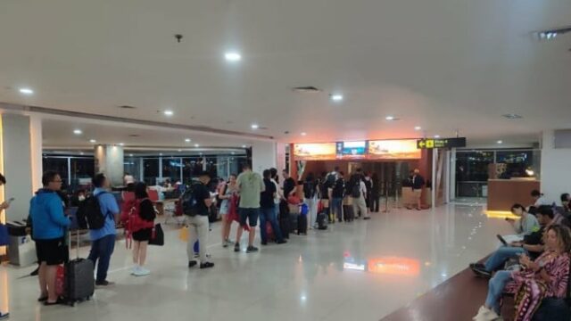 Foi adiado devido à erupção, os vôos no aeroporto de Ngurah Rai agora são macios

