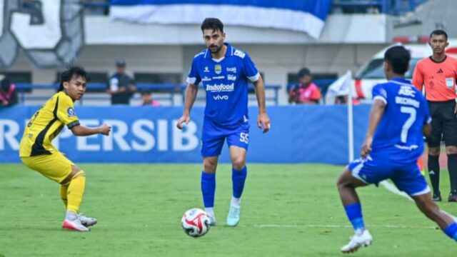 Frans Pictos desfruta de seu novo papel em Persib Bandung

