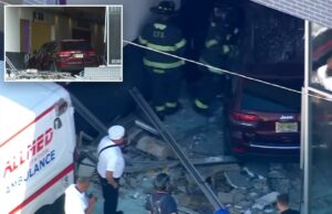 Gabinete sênior de ginástica eliminou como acidentes de SUV diretamente em New Jacket World Health and Fitness Gabinete sênior de ginástica eliminou como acidentes de SUV diretamente em New Jacket World Health and Fitness