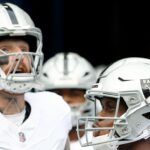 Geno, Crosby Flash gestos obscura para os hecklers
