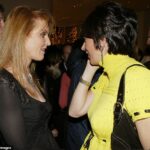Na foto: A duquesa de York, Sarah Ferguson e Ghislane Maxwell participando da abertura da loja de Asprey na 5th Avenue 8 de dezembro de 2003 na cidade de Nova York