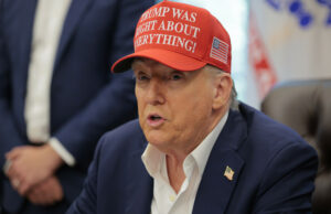 Ghislaine Maxiwell refuta a afirmação de Trump em relação a Bill Clinton Ghislaine Maxiwell refuta a afirmação de Trump em relação a Bill Clinton