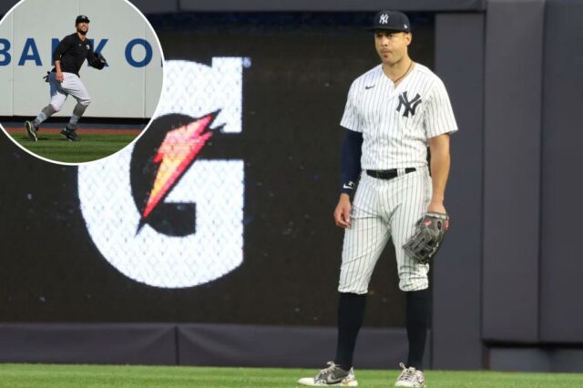 Giancarlo Stanton #27 em campo durante o jogo dos Yankees.
