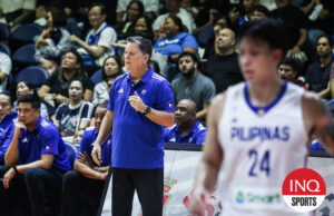 Gilas Friendly dá a Tim Cone uma chance final de lidar com estratégias O treinador de Gilas Pilipinas, Tim Cone, durante um jogo contra Macau Black Bears.