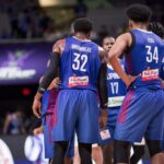 Gilas Pilipinas 2025 durante um jogo contra a China Taipei na Copa da Ásia.