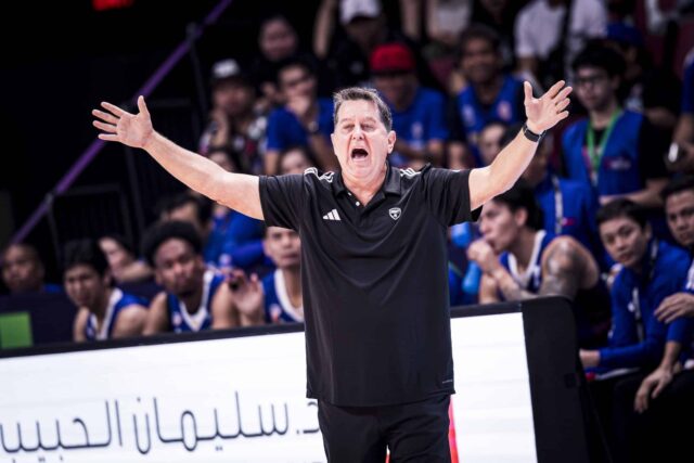 Gilas Pilipinas Coach Tim Cone vs Iraque 2025 FIBA Asia Cup