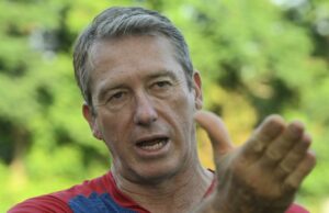 Glen McGrath prevê outra humilhação de cinzas para a Inglaterra Glen McGrath prevê outra humilhação de cinzas para a Inglaterra