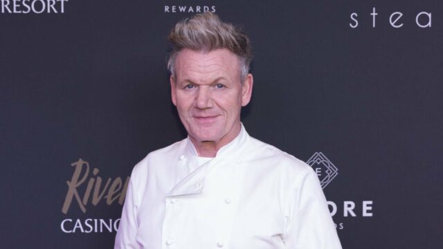 Gordon Ramsay expõe células de câncer de pele Diagnóstico médico e procedimento cirúrgico de eliminação: 'Por favor, não deixe de usar seu bloqueio solar' 

