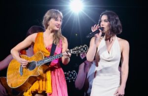 Gracie Abrams interrompe o concerto para reconhecer o engajamento de Taylor e Travis Taylor Swift and Eras Tour abridor Gracie Abrams Complete Limpa do tempo da amizade 516