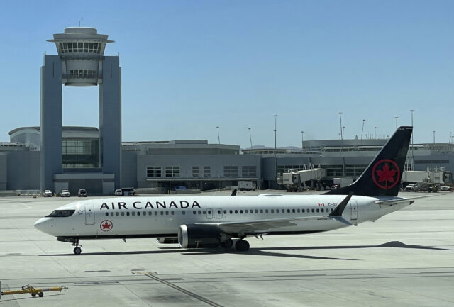 "Guias de meninas do Canadá" para todas as viagens dos EUA sobre a fronteira com Donald Trump

