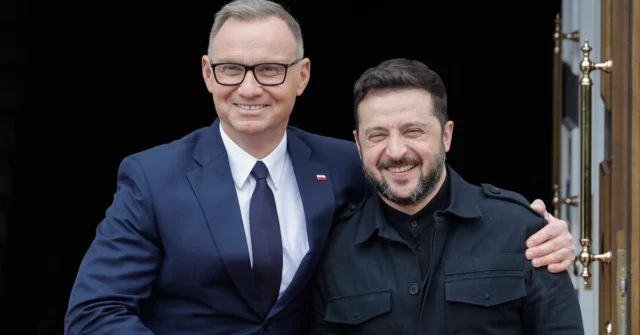 Há uma idéia para uma nova posição para uma página. Lideraria o movimento global dos amigos da Ucrânia

