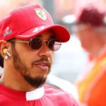 Hamilton, lutando para acompanhar a corrida da F1 no final das férias de verão
