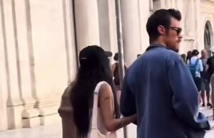 Harry Styles, Zoe Kravitz e os espectadores que os veem se beijando sobre o jantar romântico ‘em um bistro de Londres’ confirmaram os rumores de romance uma semana antes de Roma avistar. Harry Styles e Zoe Kravitz foram flagrados beijando em um restaurante no Soho de Londres apenas alguns dias antes de passearem em Roma (foto)