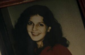 Homem acusado de uma mulher Melbourne 30 anos Uma pessoa acusou a morte da mulher de 24 anos, Samantha Mizzi, em Melbourne, mais de 30 anos.