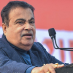 Homem para dar a ameaça da bomba para a residência de Nitkari "