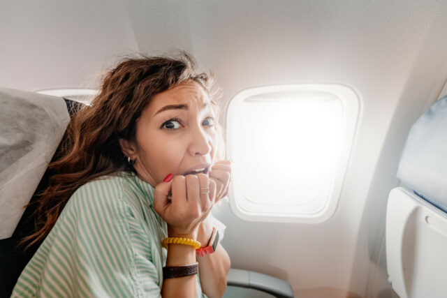 Horror ao qual o passageiro encontra cadeiras de avião próximas à frente das 9h

