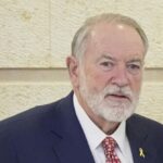 Huckabee: as nações árabes têm a clareza do Hamas que Reino Unido, França, Canadá não