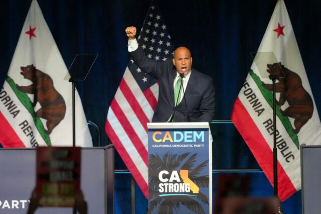 Impressora: a façanha mais jovem do senador Cory Booker revela o desmaio de seu partido

