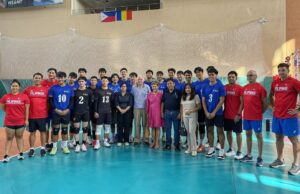 Infelizmente, antes dos mundos de vôlei, homens na Europa Durante o Traiing, Alas Pilipinas posou para fotografias com o embaixador da Filipin Romênia. Filipino pontia -se, o campeonato mundial masculino de vôlei da FIVB como o último acúmulo na Europa.