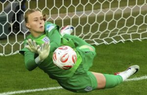 Inglaterra Hannah Hampton revela que jogou fora das notas de penalidade do goleiro espanhol Lightbox-Info