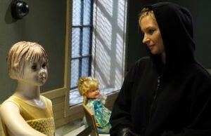 Inside PLL’s Unmasking em um episódio – 10 anos depois Toda vez que as estrelas da PLL originais cruzavam com o elenco da série Max