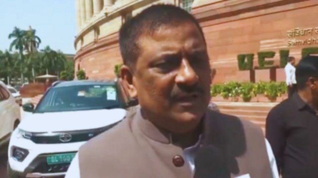 JDU MP Sanjay Kumar Jhatize o oposto de Delhi

