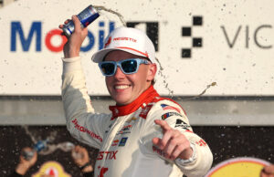 JR Motorsports libera uma declaração sobre o retorno de Zilisch e nomeia um driver de espera JR Motorsports libera uma declaração sobre o retorno de Zilisch e nomeia um driver de espera